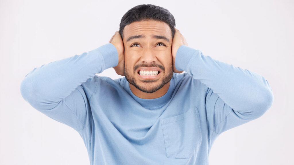 カフェイン・アルコールと耳鳴りには意外な関係があった！！